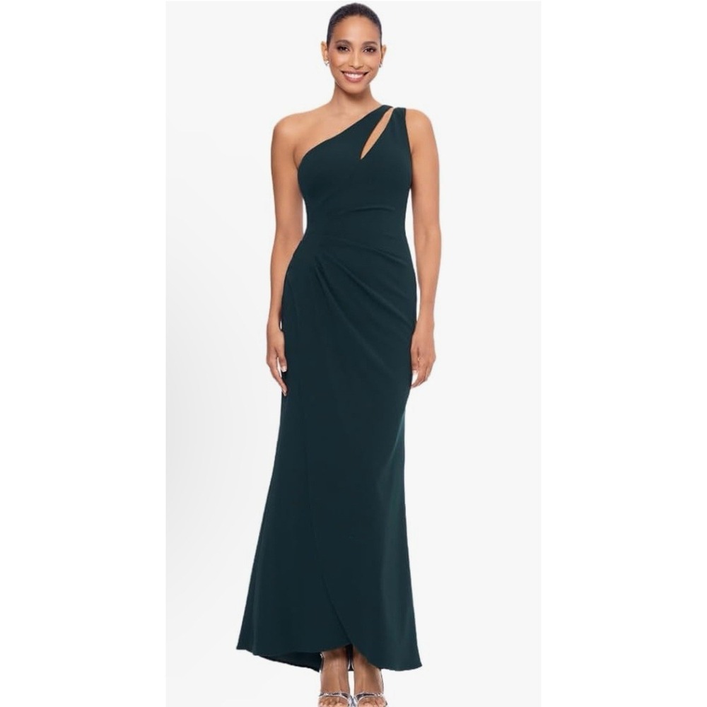 Betsy & Adam Women's Long Sleeveless One Shoulder Side Ruched Scuba Crepe Gown
